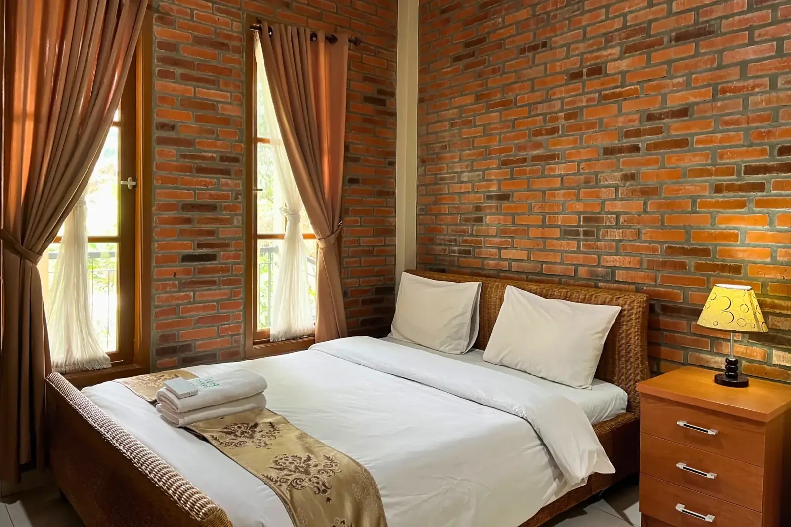 Type Mina - Hotel Double Bed di Saung Dolken Resort & Hotel Syariah