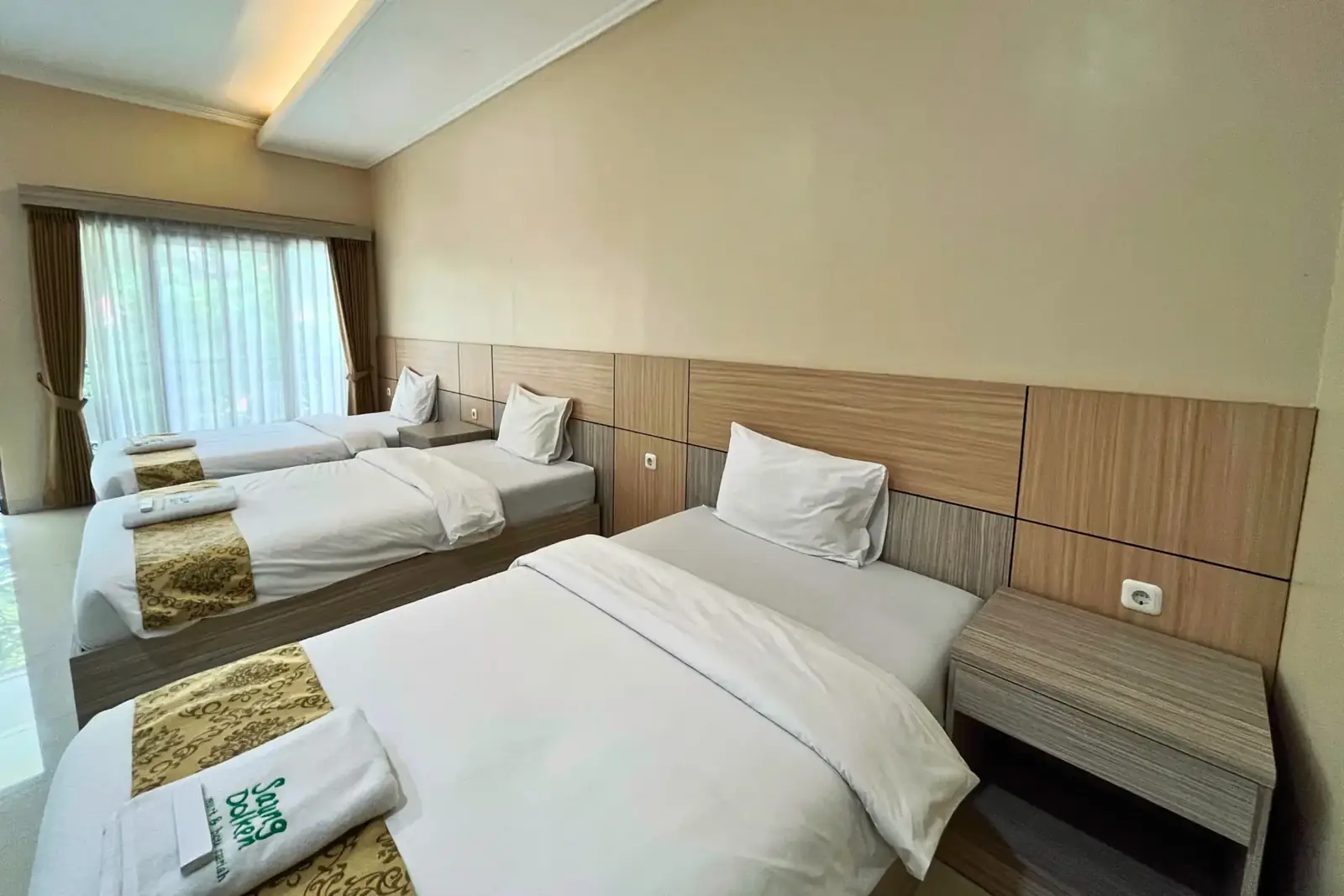 Type Mina - Hotel Triple Bed di Saung Dolken Resort & Hotel Syariah