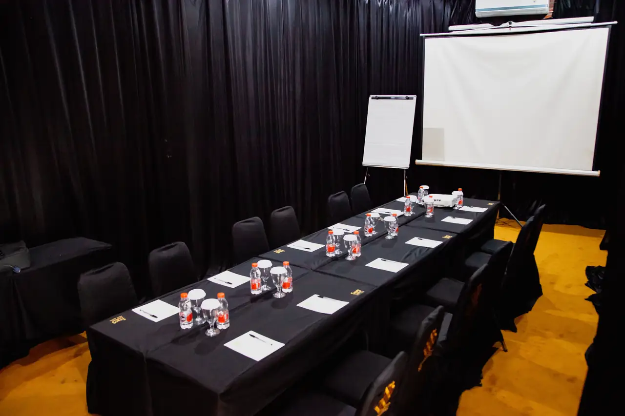 Meeting Room Munawaroh - Ruang Rapat Modern Syariah di Saung Dolken Resort & Hotel Sentul Bogor