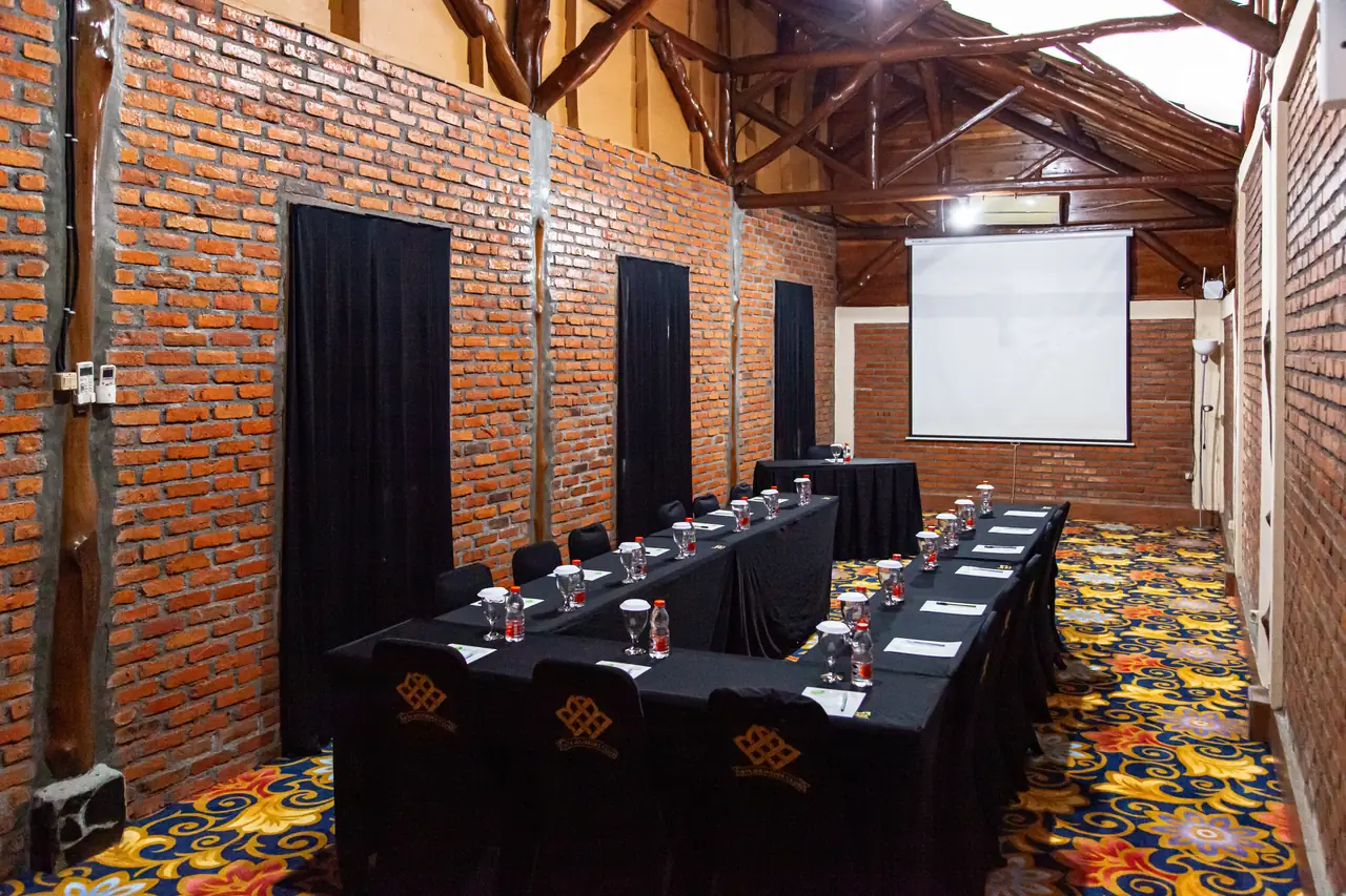 Meeting Room Zamzam Kecil - Ruang rapat kompak syariah di Saung Dolken Resort & Hotel Syariah Sentul Bogor