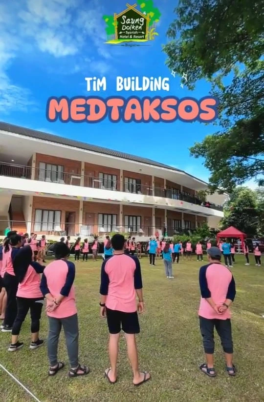Team Building Saung Dolken - Aktivitas membangun kebersamaan tim di resort syariah Sentul Bogor, cocok untuk kegiatan outbound perusahaan dan komunitas